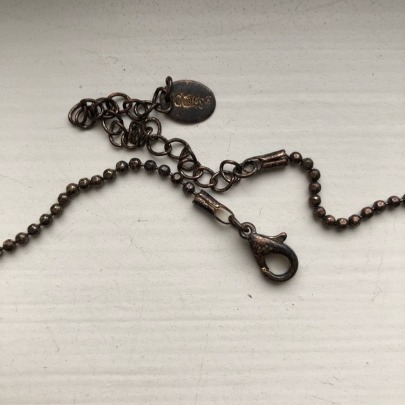 Vintage brassy gold & rhinestone choker necklace - Picture 2 of 8